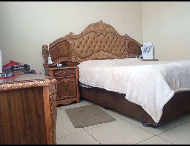 9 BEDROOM HOUSE FOR SALE IN BOKSBURG NORTH
